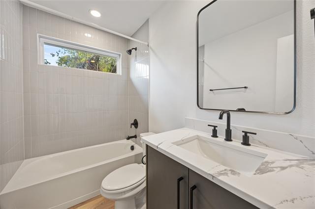 Building Photo - 2609 Warren Ave