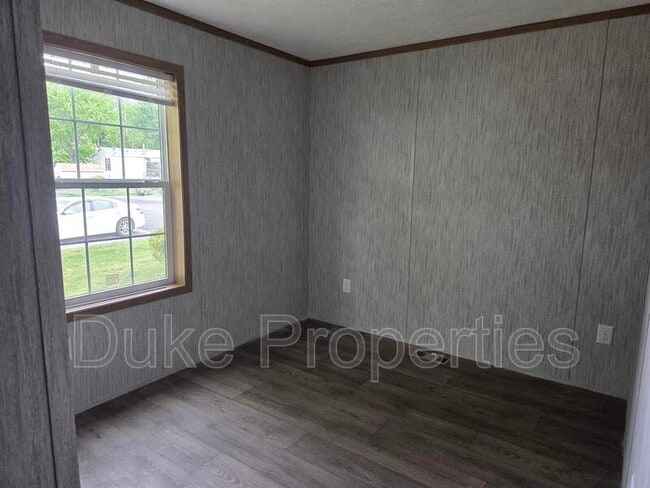 Building Photo - 410 Donegal Dr