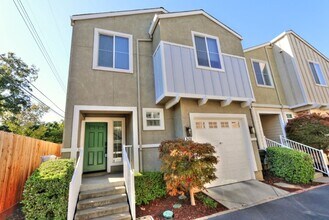 Building Photo - High Demand Park Place Home for Rent!