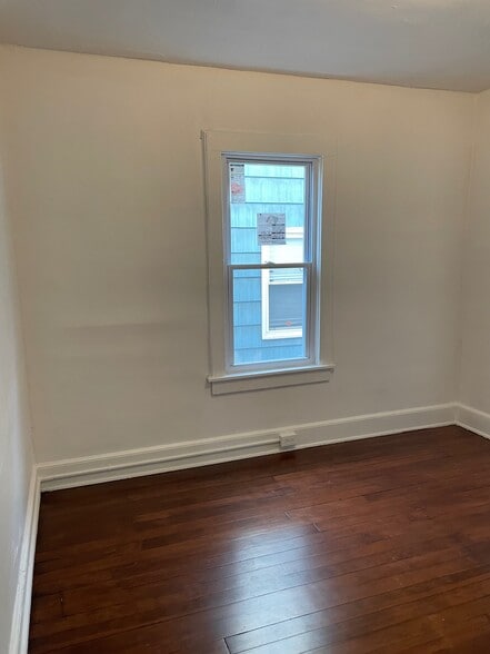 Building Photo - 43 Mendelssohn St