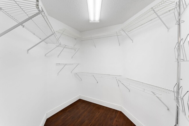 Building Photo - 981 Delray Lakes Dr