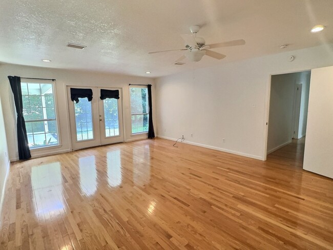 Building Photo - Spacious 4-Bedroom Home in the Desirable Gulf Hills Golf Course Community!
