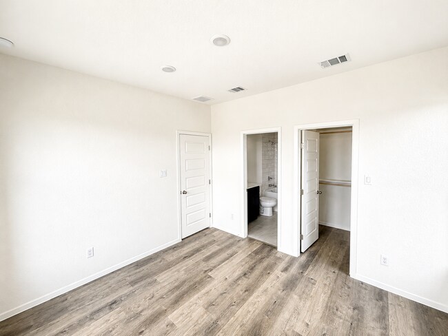 Building Photo - AVAILABLE NOW; APPLY TODAY ON OUR WEBSITE!!!