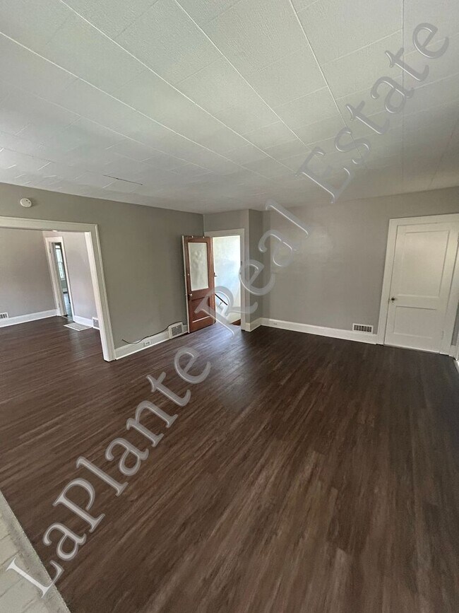 Building Photo - 4134 Lyman Ave