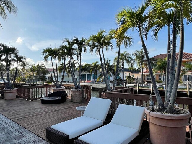 Building Photo - 891 Captiva Dr