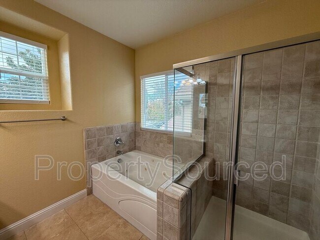 Building Photo - 17808 Daffodil Hill St