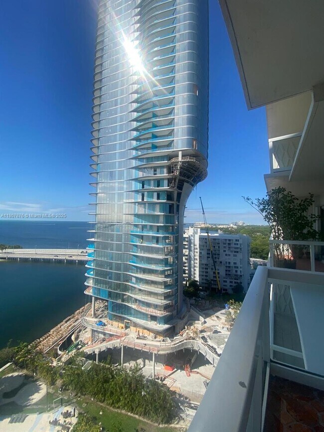 Building Photo - 2451 Brickell Ave