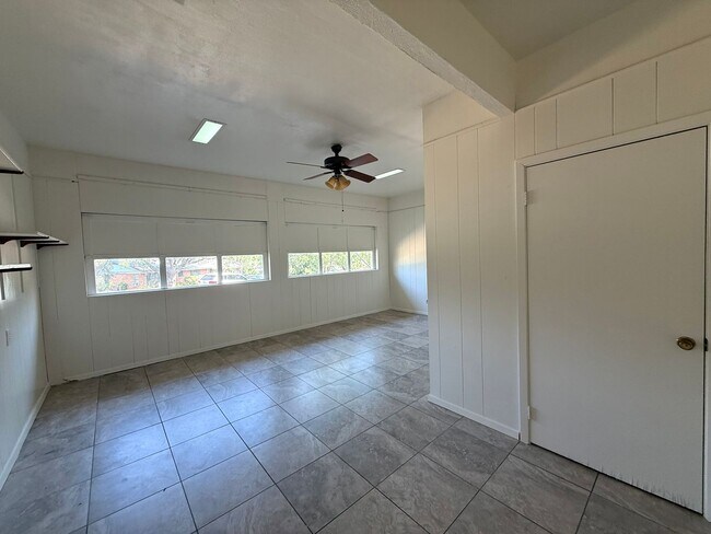 Building Photo - Walk to St. Edwards University!-2711 Littl...