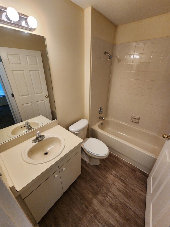 Building Photo - 205 Summer Sails Dr