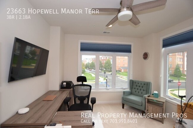 Building Photo - 23663 Hopewell Manor Terrace