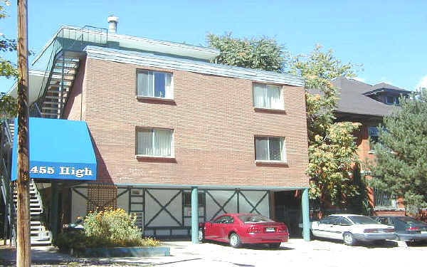 Building Photo - 1455 N High St St Charles Apartments