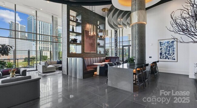 Building Photo - 1007 S Mint St