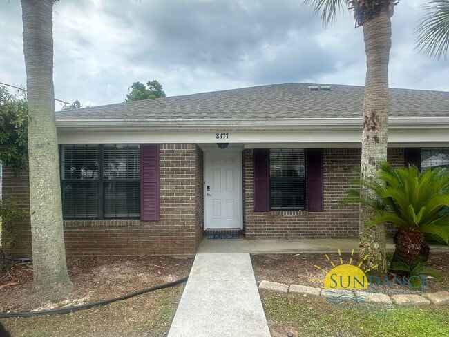 Building Photo - Spacious 2-Bedroom End Unit in Prime Navar...