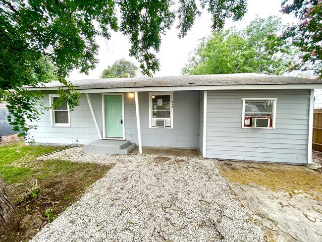 Building Photo - 218 La Manda Blvd
