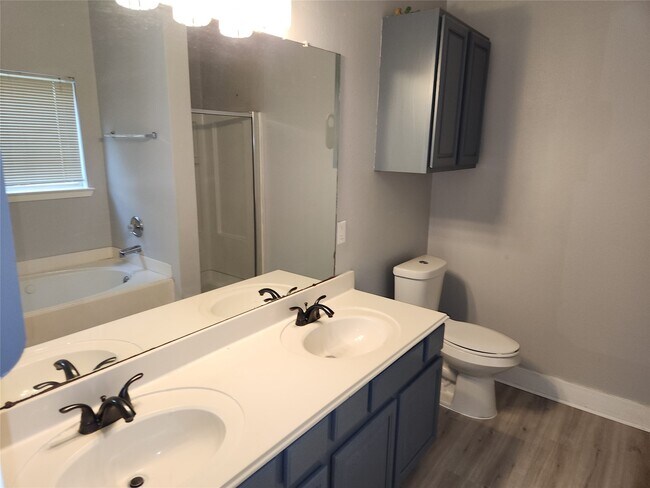 Building Photo - 20911 Walder Ct