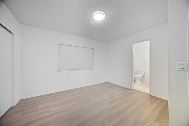 Building Photo - 26763 Cumberland Ln