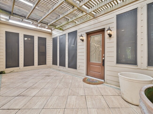 Building Photo - 12660 Briar Patch Dr