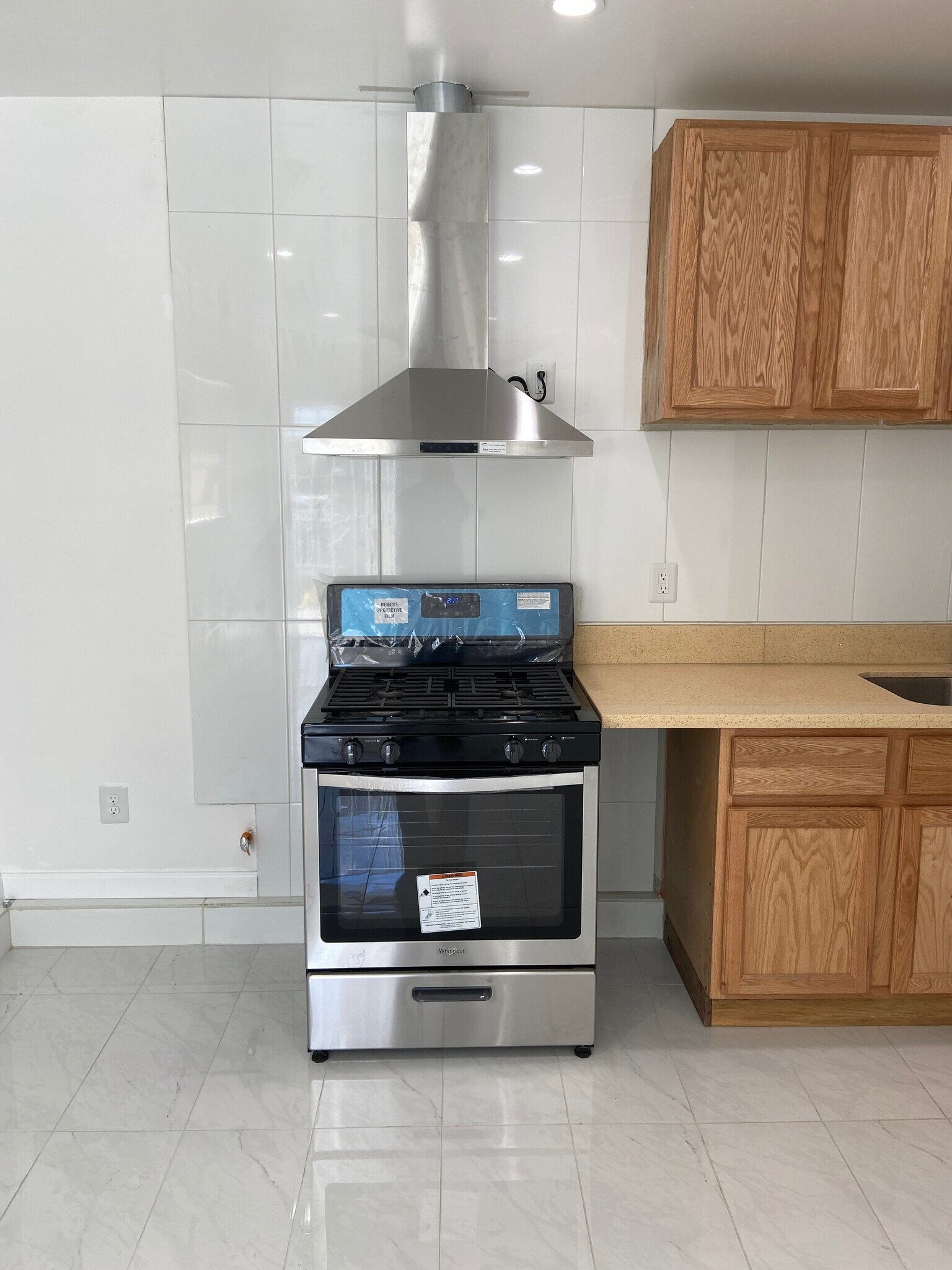 Kitchen Range - 13044 Tonopah St