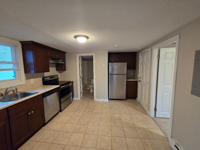 Building Photo - 68 Pearl St