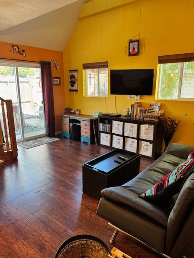 Building Photo - SHAS2352