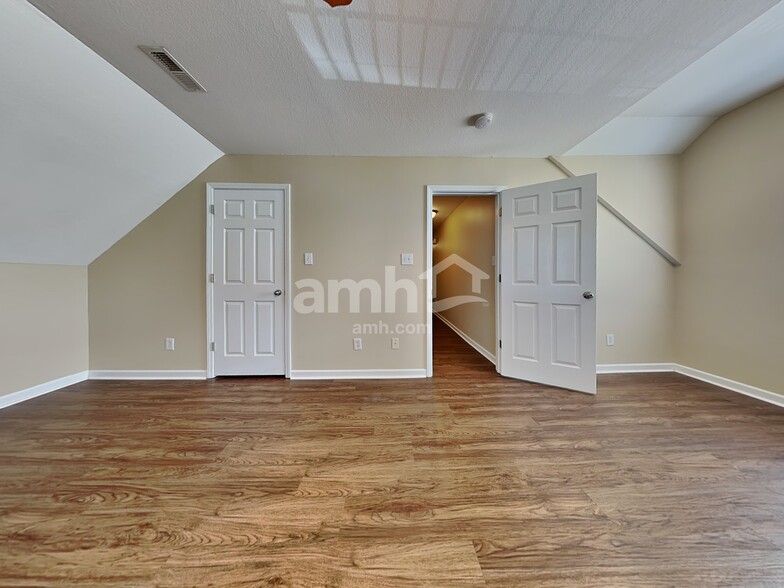 Building Photo - 2534 Fernbank Rd