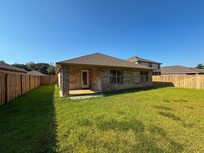 Building Photo - 4 Bedroom 2 Bath Home for Rent in Birch Run Subdivision! Energy Efficient Solar Panels to Help Lo...