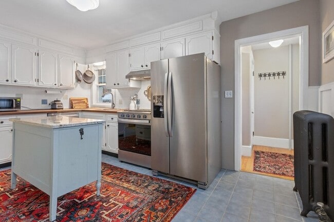 Building Photo - Classic 4BR Colonial with Porch, Gardens & Garage Near Downtown South Portland