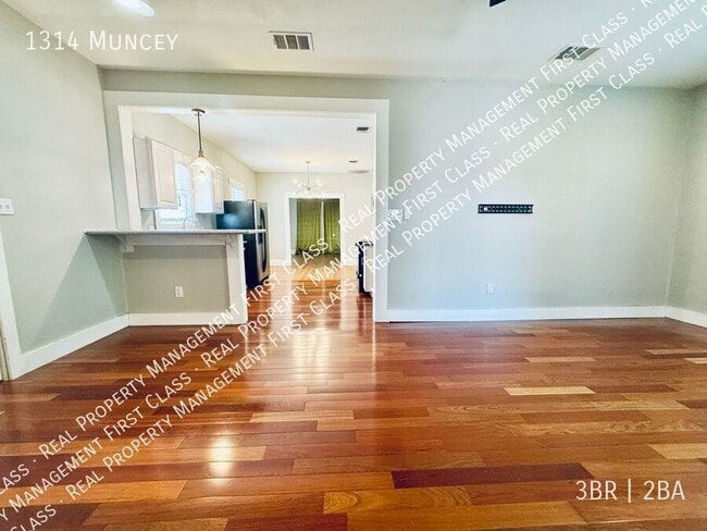Building Photo - 1314 Muncey-