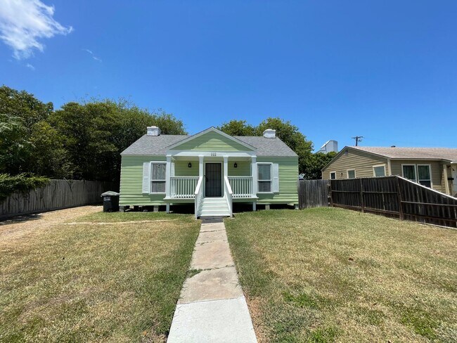 Primary Photo - 322 Beverly Dr