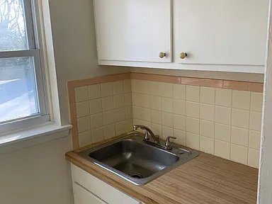 Building Photo - 242 Harvey St