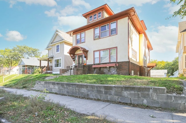 Building Photo - 2646 Dupont Ave N