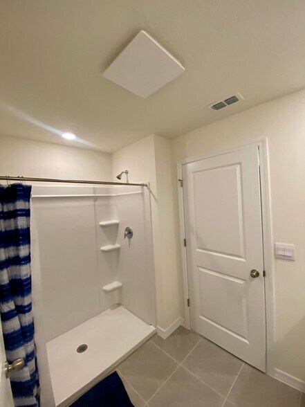 Building Photo - 392 Preston Cv Dr