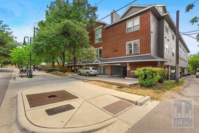 Building Photo - 2804 Rio Grande St