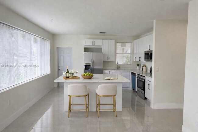 Building Photo - 3079 NW Flagler Terrace