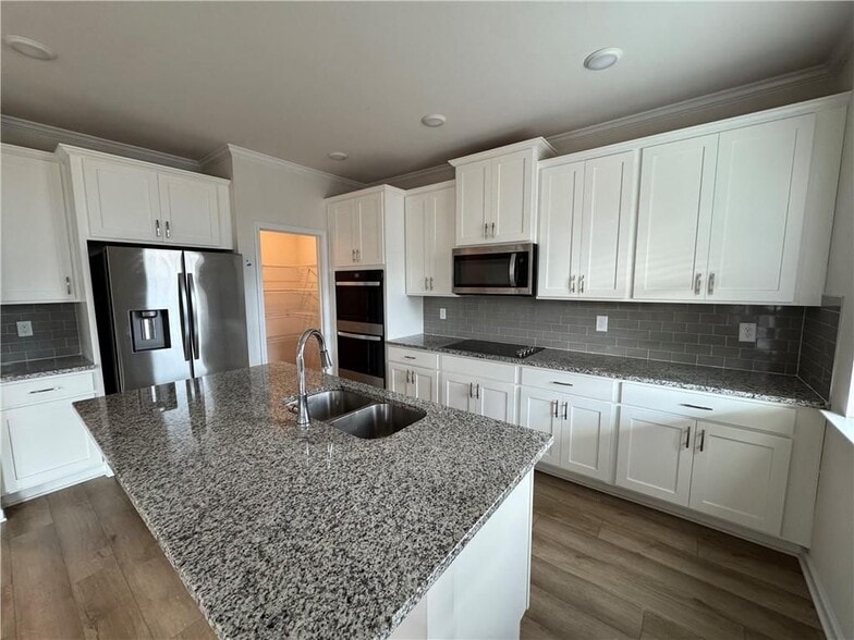 Building Photo - 1129 Georgian Point Dr