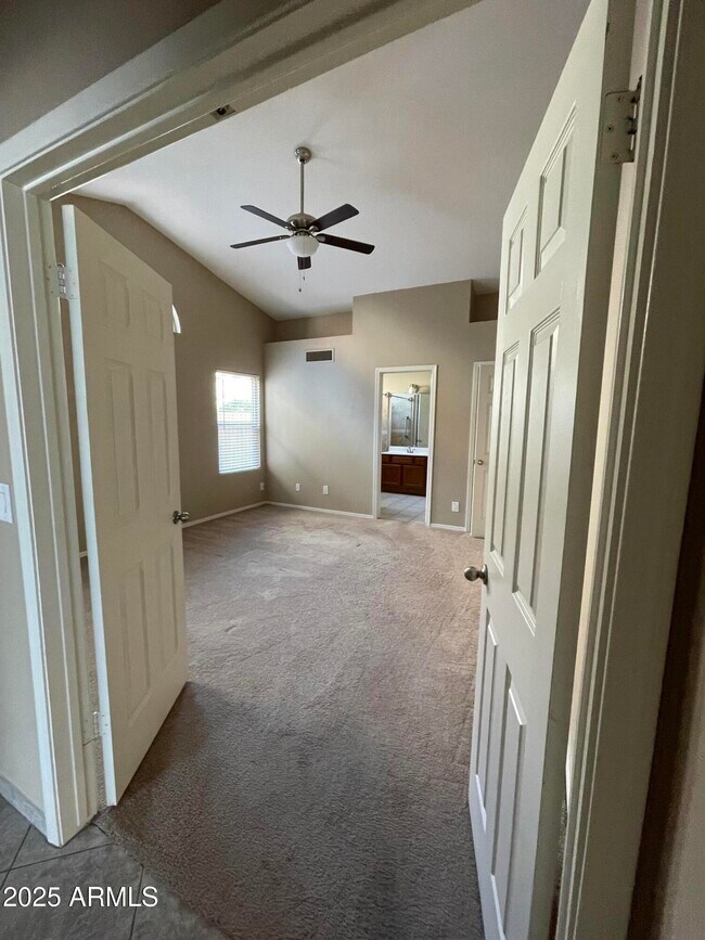 Building Photo - 3443 E Tonto Ln