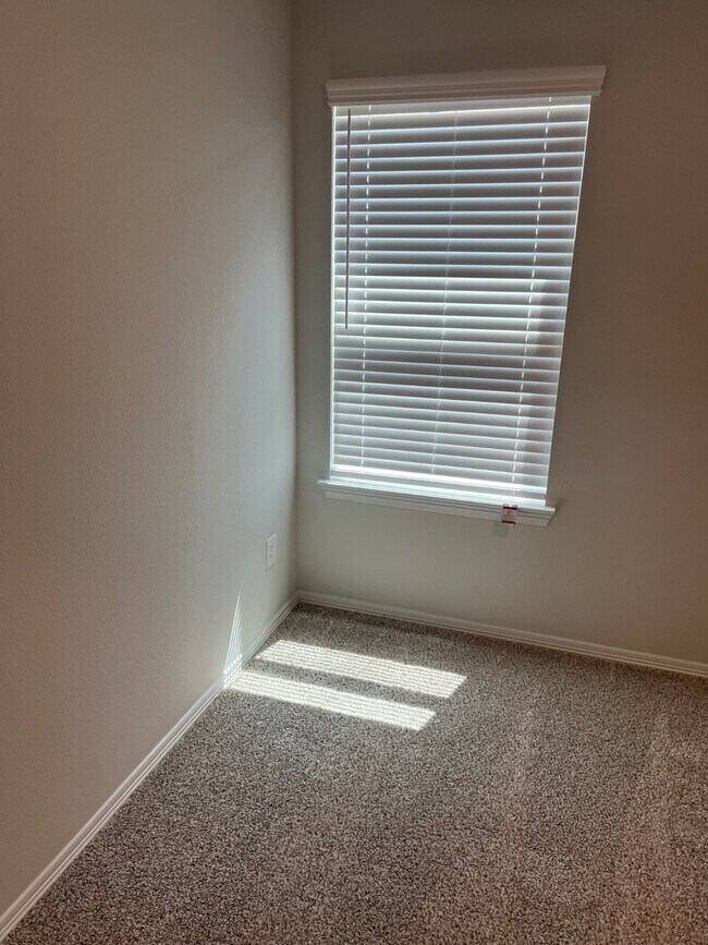 Building Photo - 10722 Violet Bloom Dr