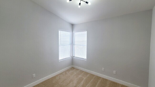 Building Photo - 5223 Intermission Ct