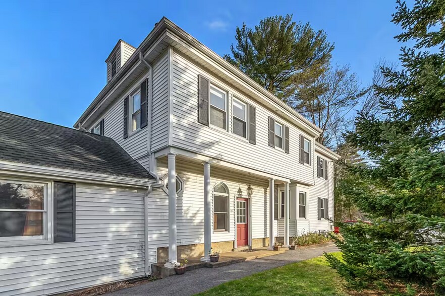 2nd floor apartment - 16 Federal St