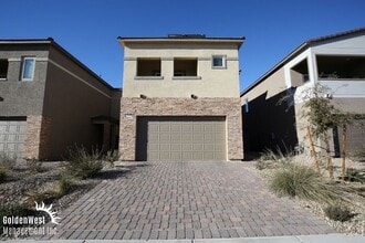 Building Photo - Newly Built 3Bdm 2.5Ba Home with Private Backyard in Prime Location.