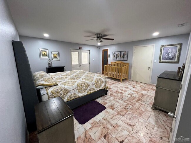 Building Photo - 23 S 24th St