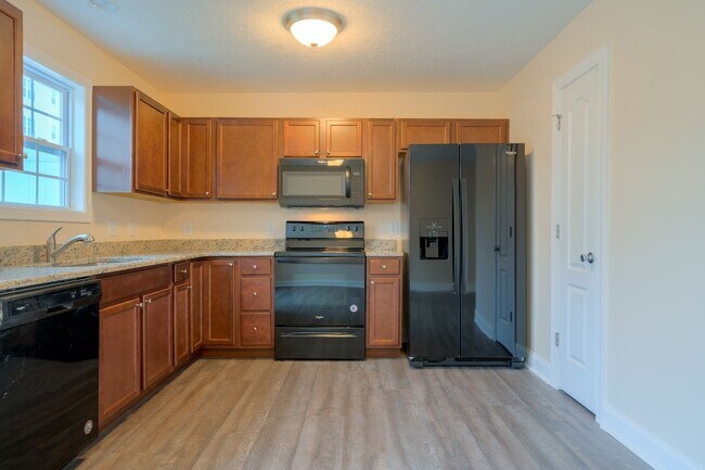 Building Photo - Available for the 2026-2027 leasing term