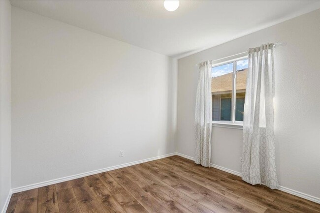 Building Photo - 304 Watergate Way