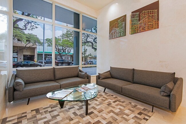 Building Photo - Kapiolani Residence - Great Location, Grea...