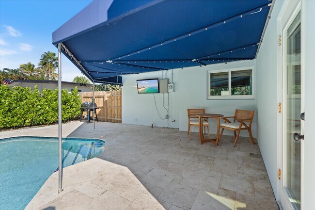 Building Photo - 4921 NE 23rd Ave