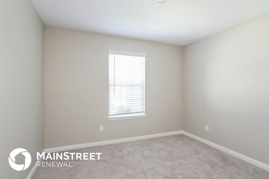 Building Photo - 23075 Bellini Dr