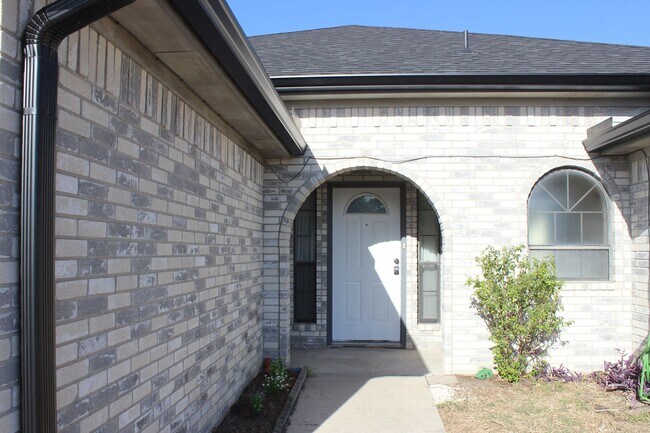 Building Photo - Charming 3-Bedroom Home in Jamesway Addition – Available Now!