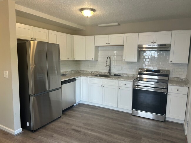 Building Photo - 21B 1st St