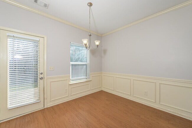 Building Photo - 466 Hill Crest Cir