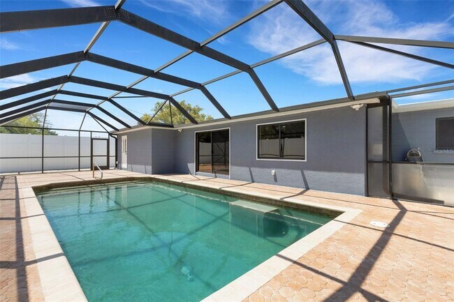 Building Photo - 4645 Hunter Ridge Dr